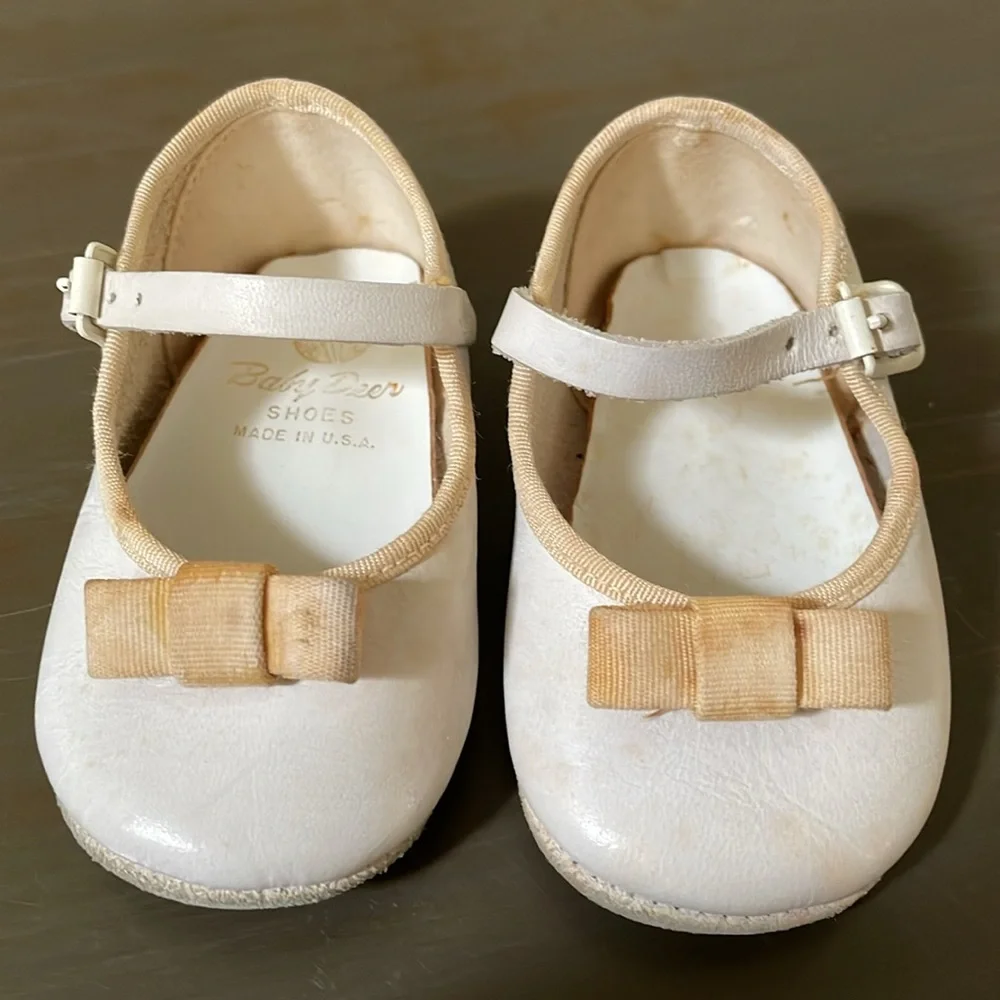 Vintage (from 1960’s) Baby Deer leather Mary Jane style baby/doll shoes